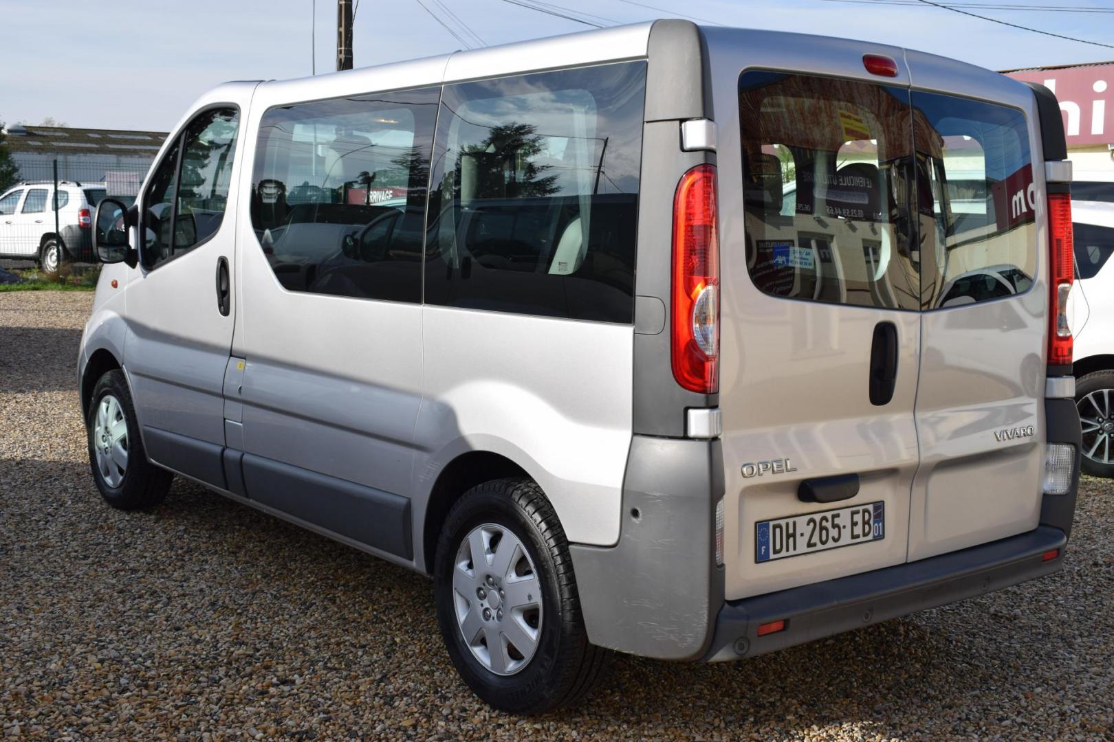 Opel vivaro 2.0cdti 90 minibus 9places