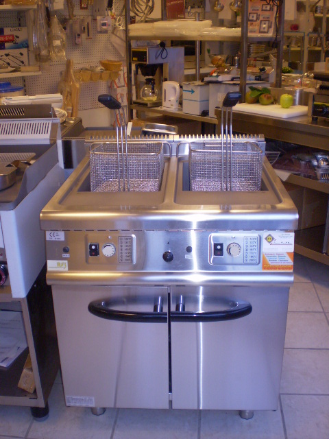 Friteuse 2 cuves de  20 litres  gaz 31 KW